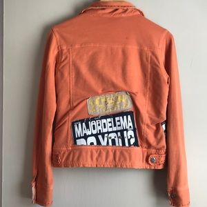 Major de lema orange jacket